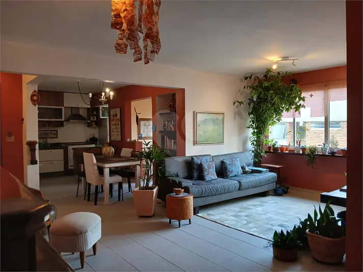 Apartamento com 3 quartos para alugar em Moema – SP