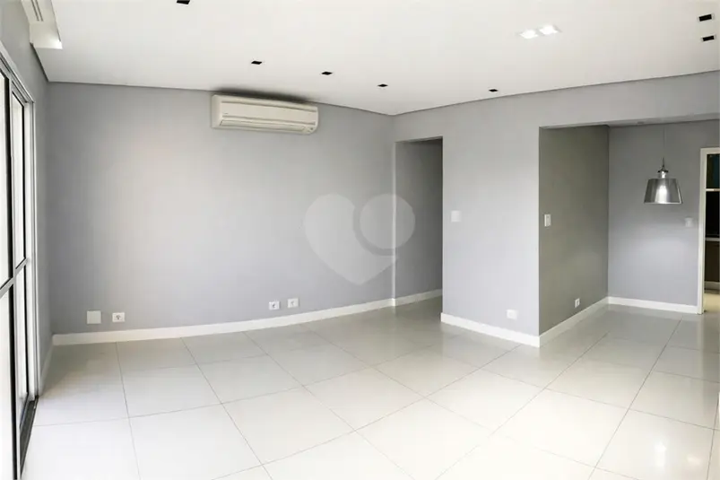 Apartamento com 3 quartos à venda ou para alugar em Vila Ester (zona Norte) – SP