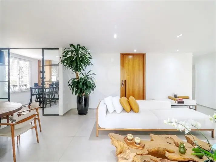 Apartamento com 4 quartos à venda em Moema – SP