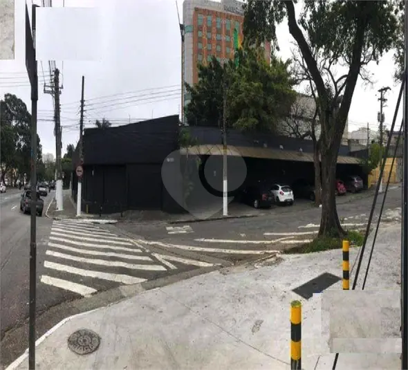 Galpão à venda ou para alugar em Moema – SP