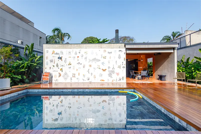 Casa térrea com 4 quartos à venda em Alto de Pinheiros – SP