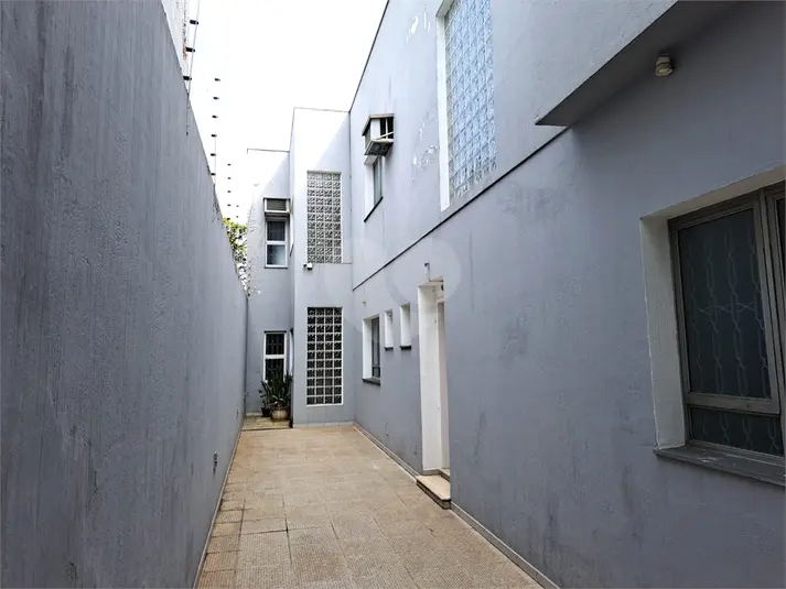 Sobrado à venda ou para alugar em Moema – SP