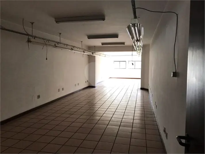 Casa com 1 quarto à venda ou para alugar em Bela Vista – SP