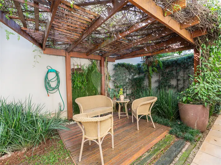Condomínio com 4 quartos à venda em Alto de Pinheiros – SP