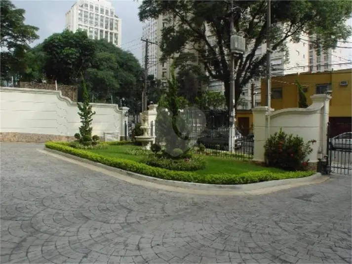 Apartamento com 3 quartos à venda em Bela Vista – SP