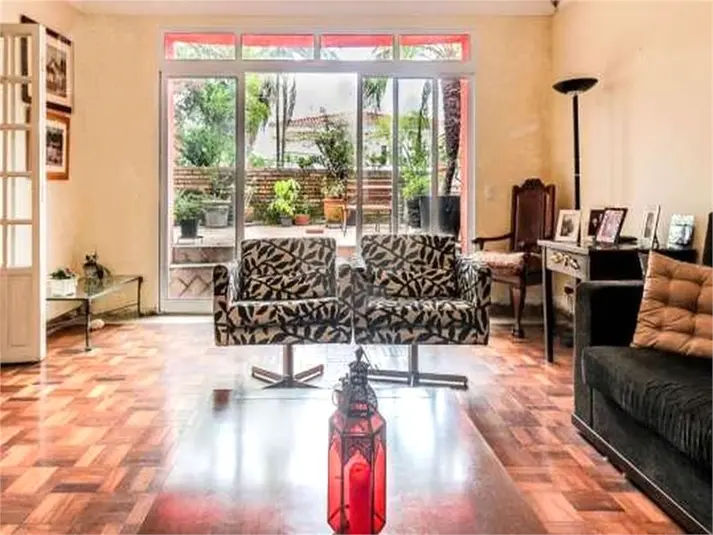 Casa com 3 quartos à venda em Pacaembú – SP