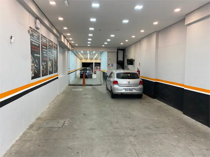 Salão Comercial à venda em Consolação – SP
