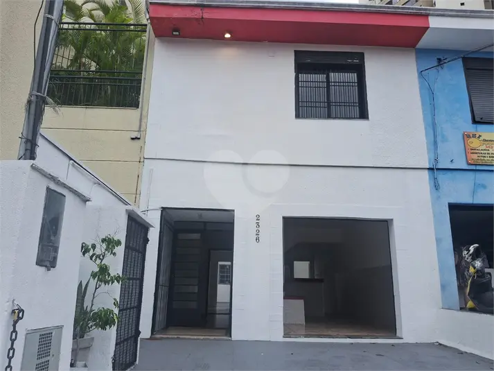 Sobrado com 2 quartos para alugar em Alto de Pinheiros – SP