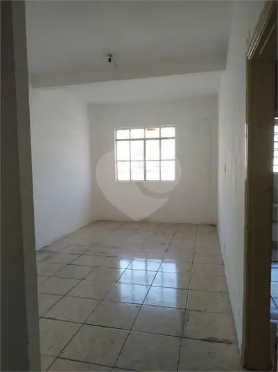 Salas com 1 quarto para alugar em Centro – SP