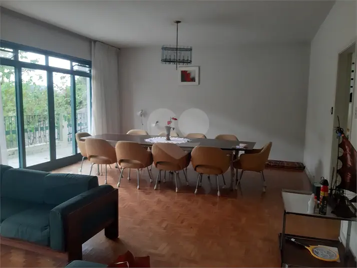 Sobrado com 3 quartos à venda em Horto – SP