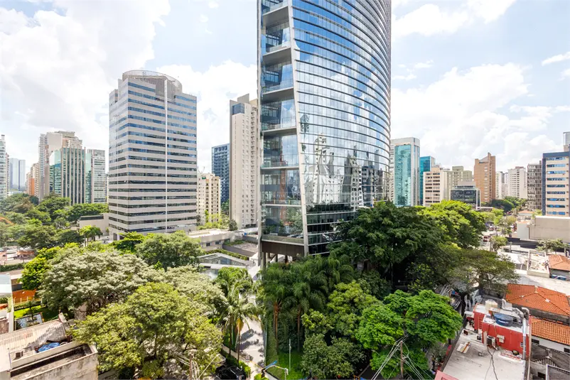 Apartamento com 4 quartos à venda em Itaim Bibi – SP
