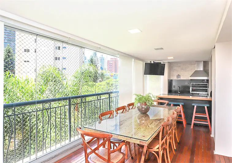 Apartamento com 3 quartos à venda em Vila Nova Conceição – SP