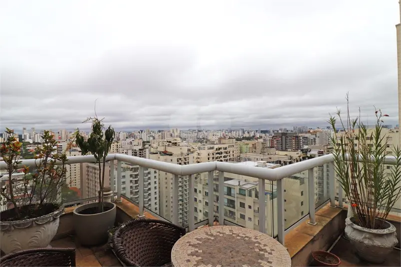 Apartamento com 4 quartos à venda em Moema – SP