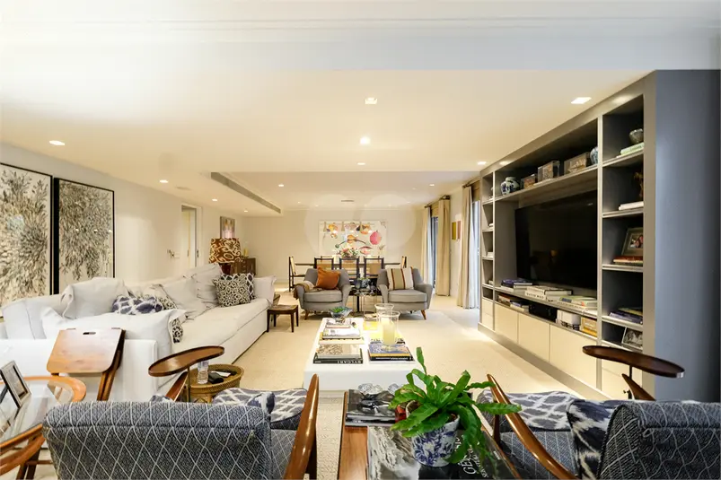 Apartamento com 3 quartos à venda em Cidade Jardim – SP