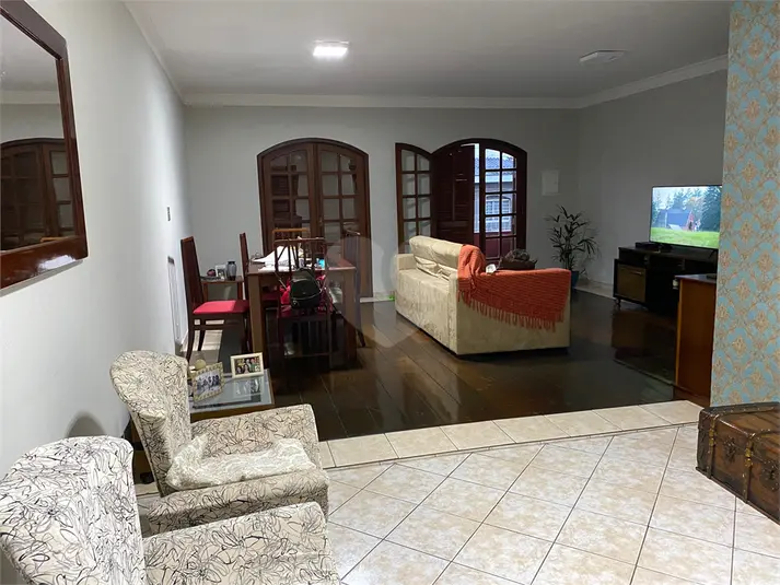 Casa com 3 quartos à venda ou para alugar em Vila dos Remédios – SP