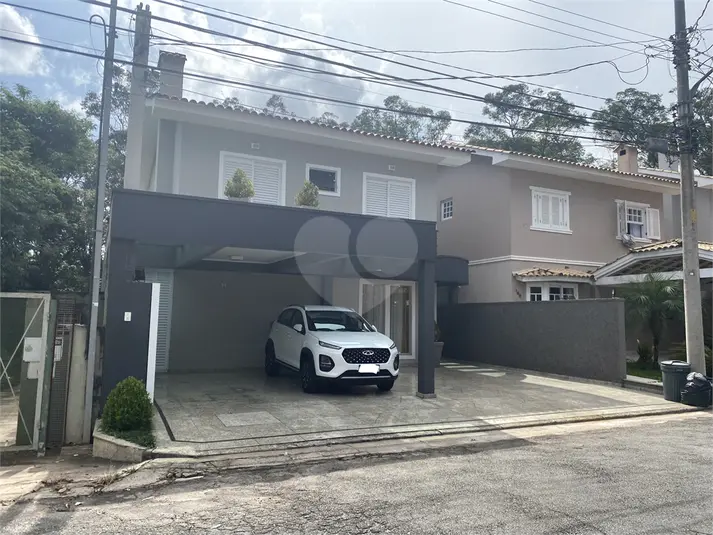 Sobrado com 4 quartos à venda em Horto – SP