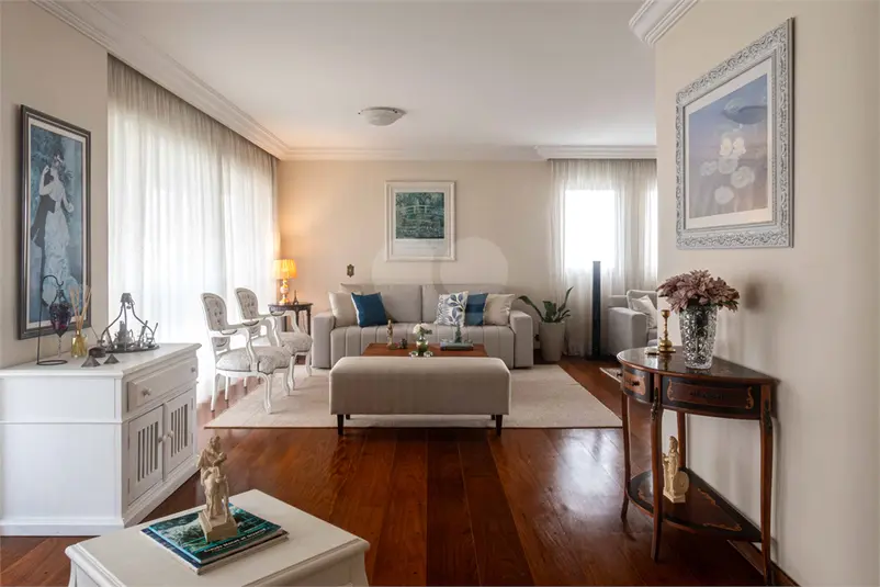Apartamento com 4 quartos à venda em Moema – SP