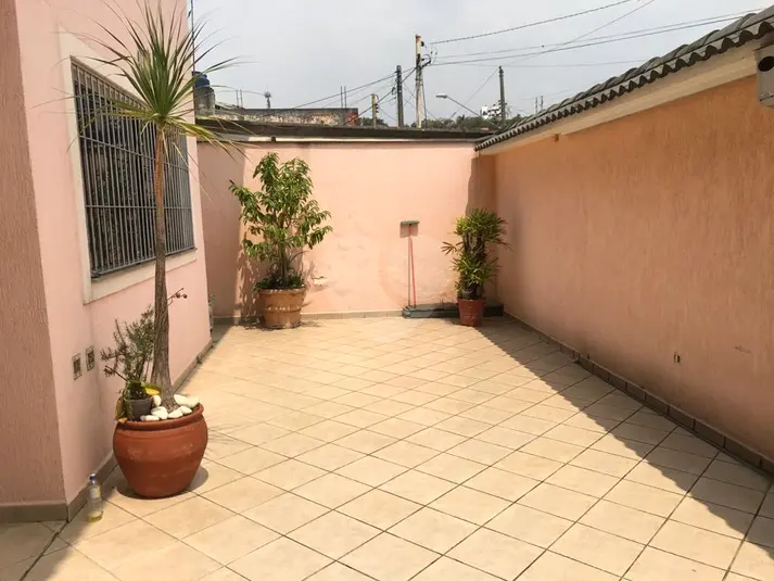 Casa térrea com 4 quartos à venda ou para alugar em Jaguara – SP