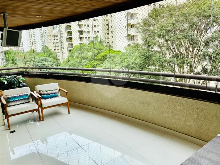 Apartamento com 4 quartos à venda em Moema – SP