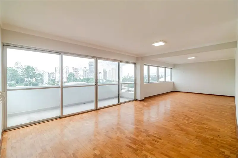 Apartamento com 3 quartos à venda em Moema – SP