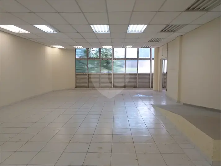 Prédio inteiro à venda em Aclimação – SP
