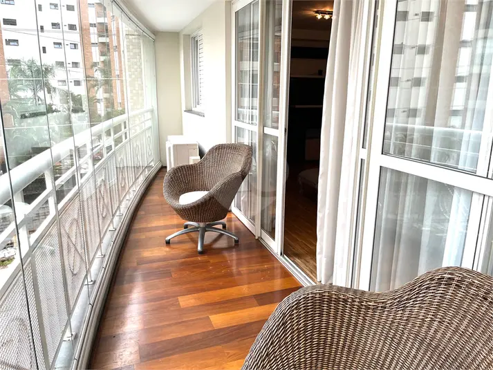 Apartamento com 3 quartos para alugar em Alto da Lapa – SP
