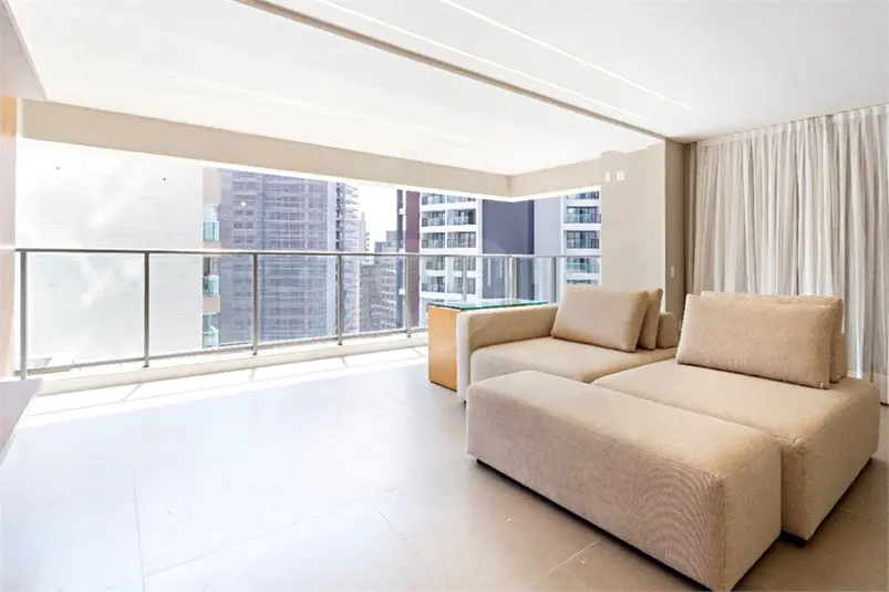 Apartamento com 3 quartos à venda ou para alugar em Moema – SP