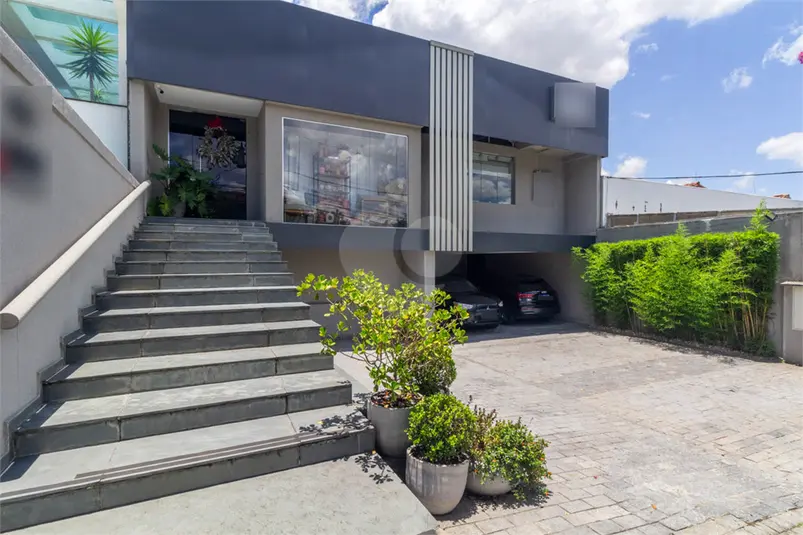 Casa à venda em Pacaembú – SP