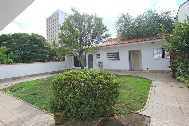 Casa térrea com 3 quartos à venda em Alto de Pinheiros – SP