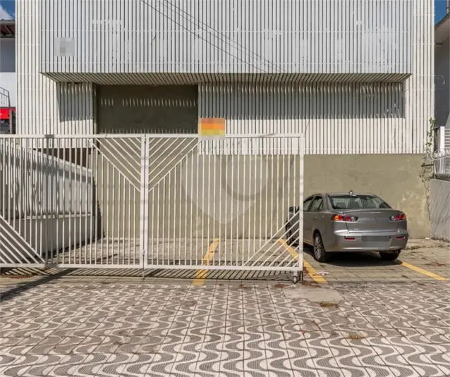 Prédio inteiro à venda ou para alugar em Lapa – SP