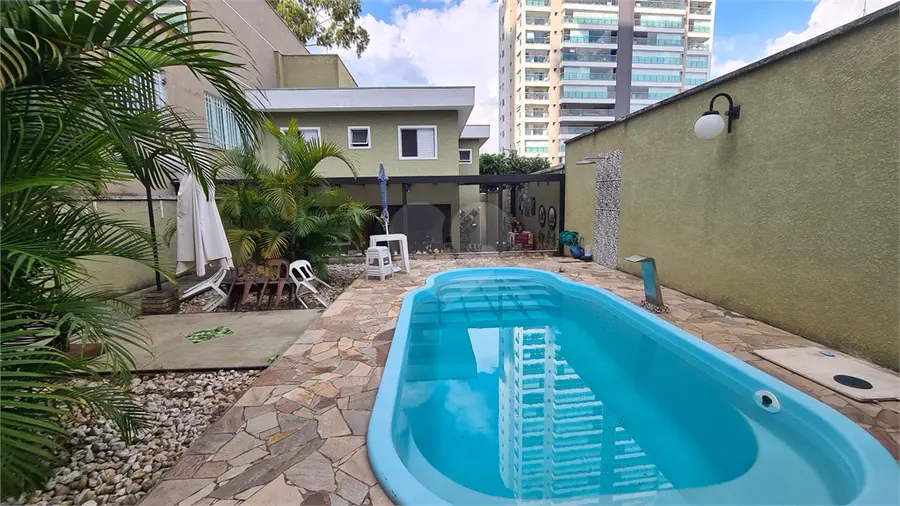 Sobrado com 4 quartos à venda em Santa Teresinha – SP