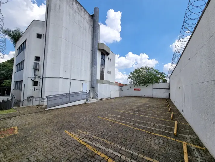 Prédio inteiro à venda ou para alugar em Butantã – SP