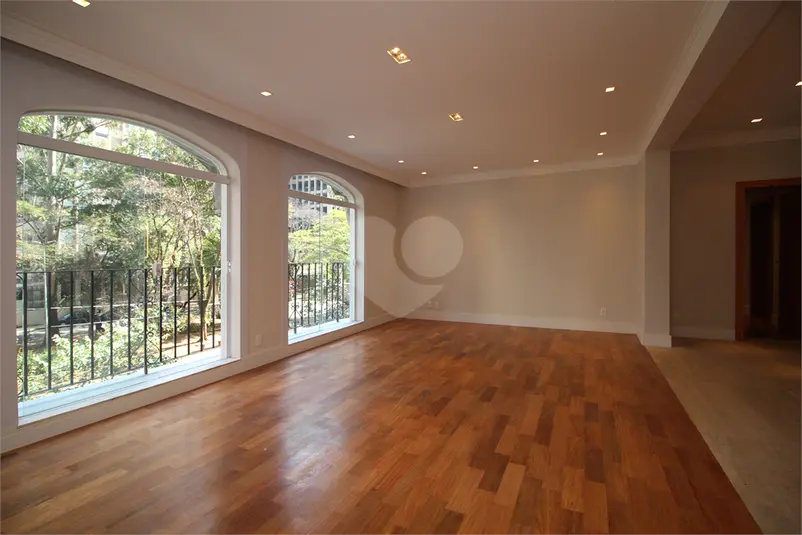 Apartamento com 3 quartos à venda em Jardim Europa – SP