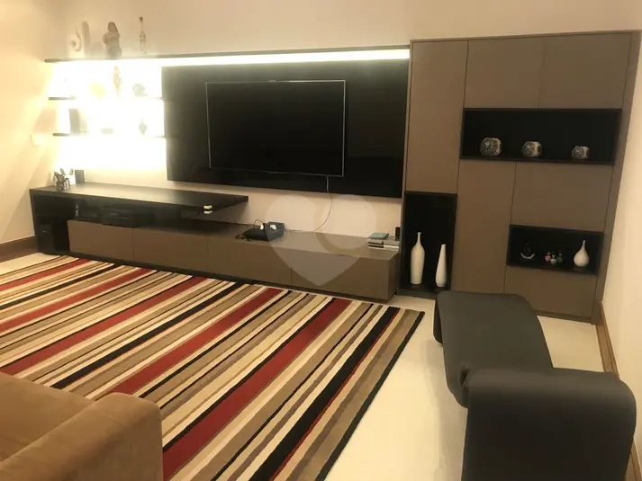 Casa com 5 quartos à venda ou para alugar em Pacaembú – SP