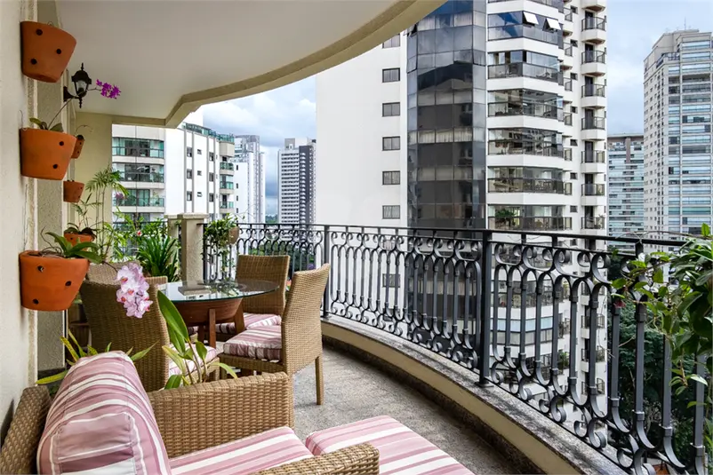Apartamento com 4 quartos à venda em Campo Belo – SP