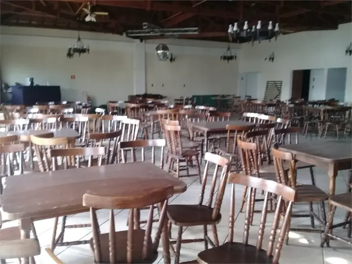 Salão Comercial à venda em Taboão – SP