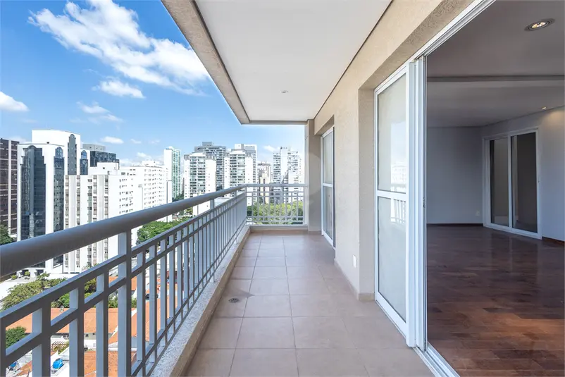 Cobertura com 3 quartos à venda em Moema – SP