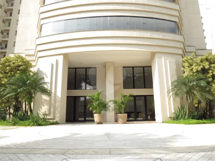 Apartamento com 4 quartos à venda em Moema – SP