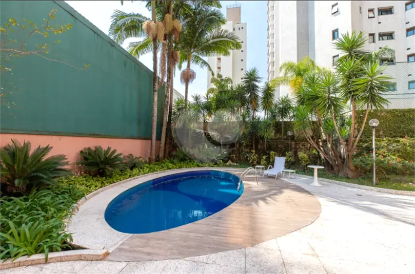 Apartamento com 3 quartos à venda em Moema – SP