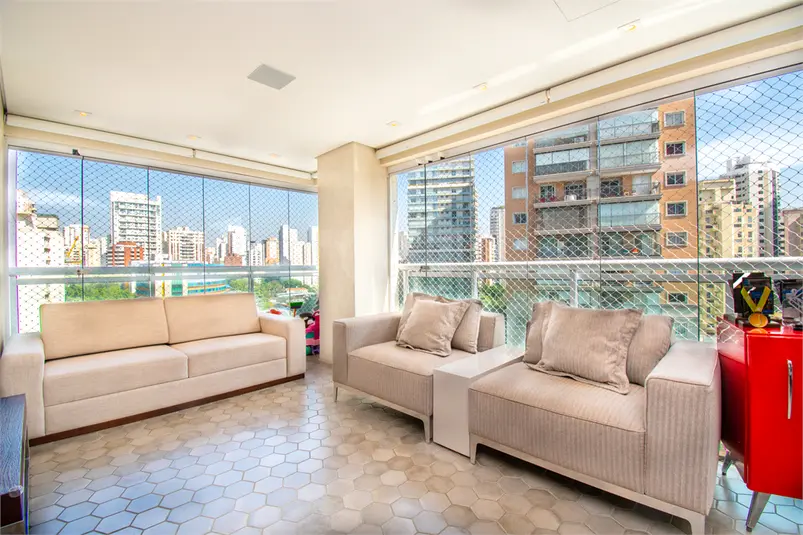 Apartamento com 3 quartos à venda em Vila Nova Conceição – SP