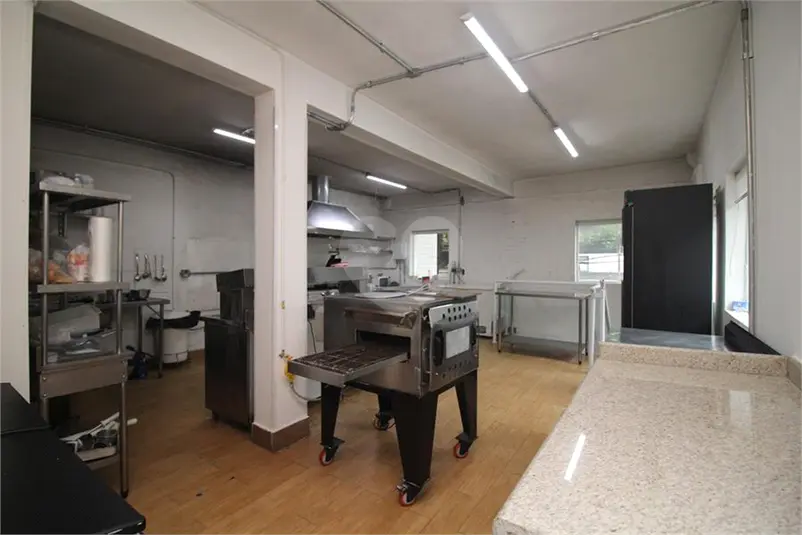 Casa com 6 quartos à venda ou para alugar em Moema – SP