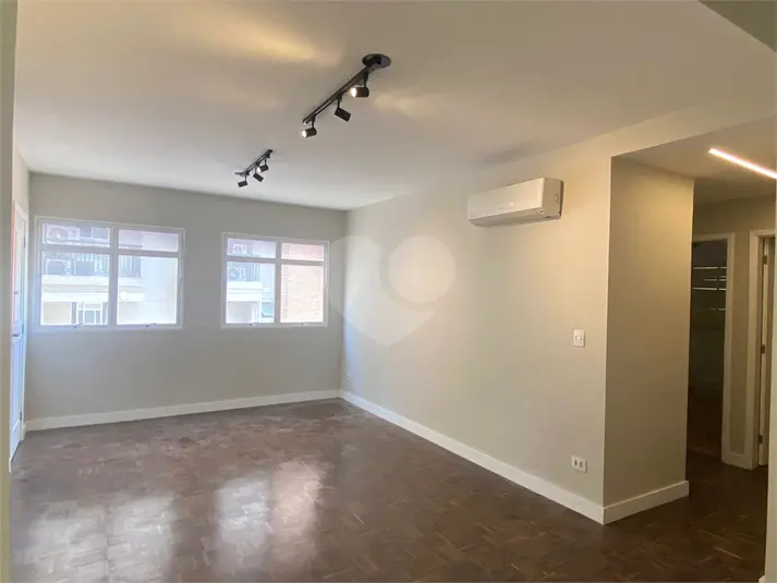 Apartamento com 3 quartos para alugar em Itaim Bibi – SP