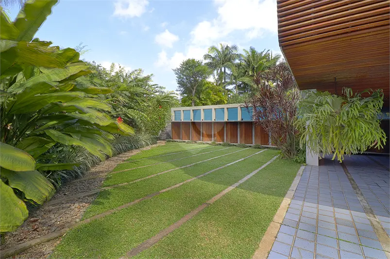 Casa com 6 quartos à venda ou para alugar em Jardim Guedala – SP