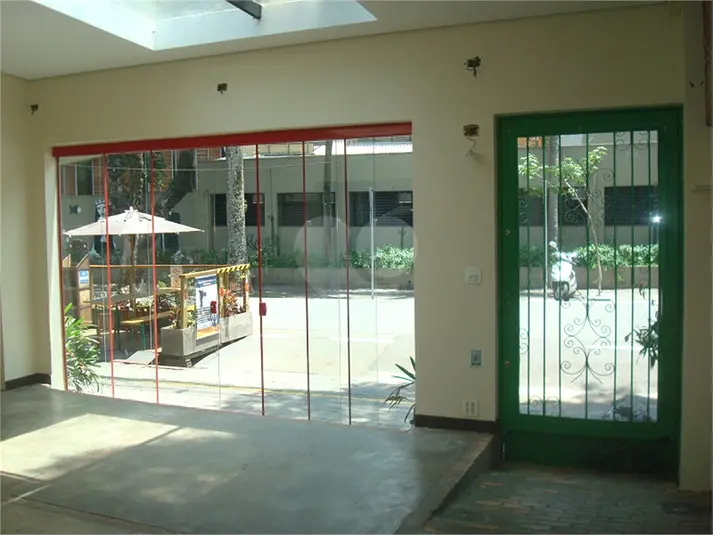 Sobrado à venda em Alto de Pinheiros – SP