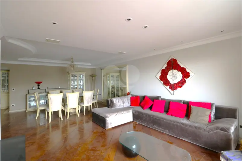 Apartamento com 3 quartos à venda em Moema – SP