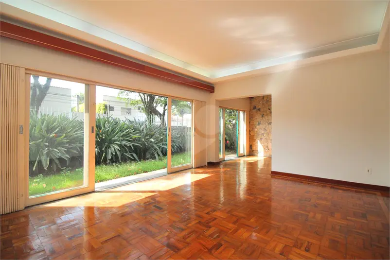 Casa térrea com 3 quartos à venda em Moema – SP