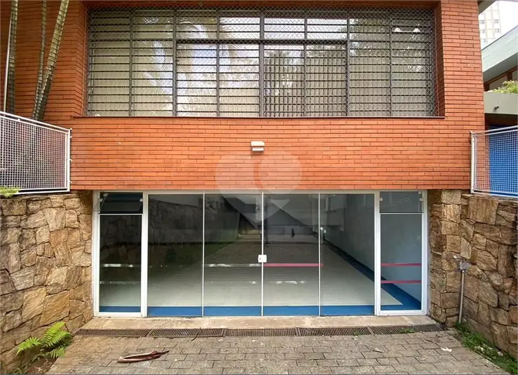 Casa para alugar em Alto de Pinheiros – SP