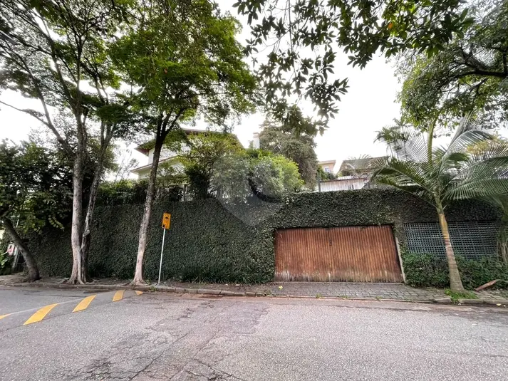 Sobrado com 4 quartos à venda em Morumbi – SP