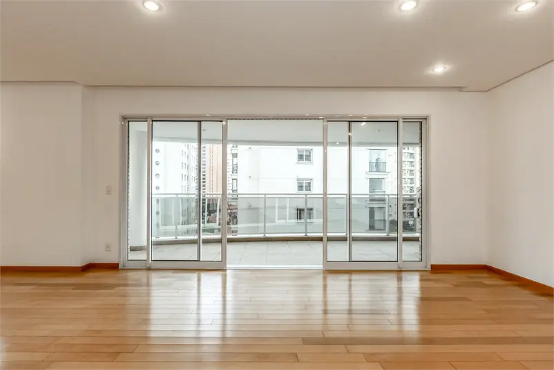 Apartamento com 3 quartos à venda em Vila Nova Conceição – SP