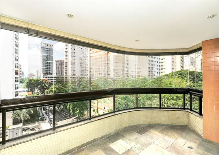 Apartamento com 3 quartos à venda em Moema – SP